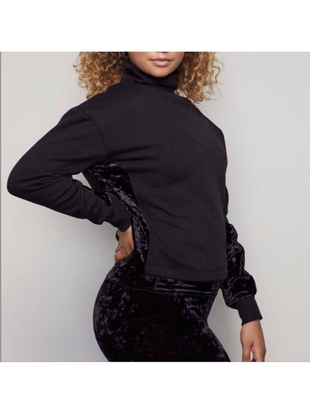 GOOD AMERICAN Crushing It Velvet Funnel Neck Long Sleeve Shirt